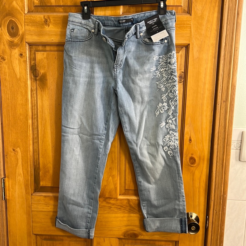 NWT Simply Vera Wang Capri Mid rise size 8
